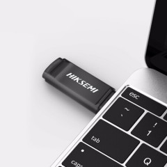 海康威视 X301P 8GB USB2.0 U盘  黑色 招标U盘（14883）